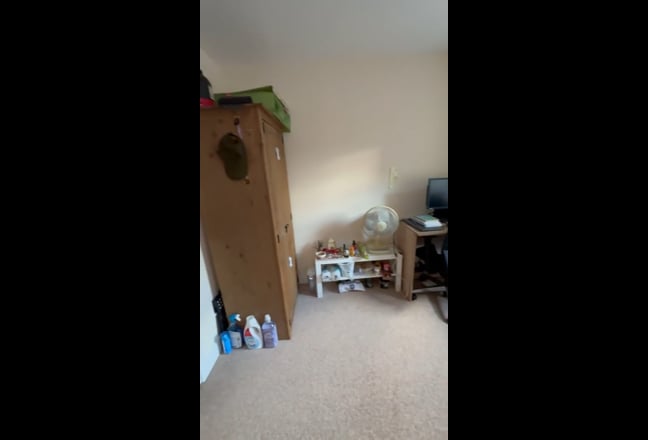 Ensuite Room Available at great housing location Main Photo