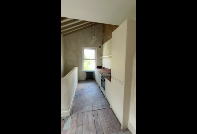 1 loft bedroom available in a 2 bed flatshare  Main Photo