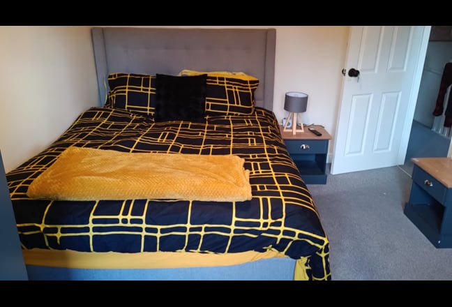 Room avail now in peaceful location. Zero deposit. Main Photo