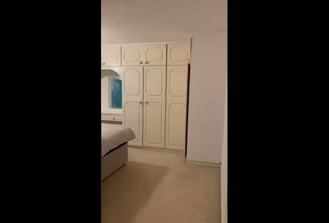 Spacious double room available for rent  Main Photo