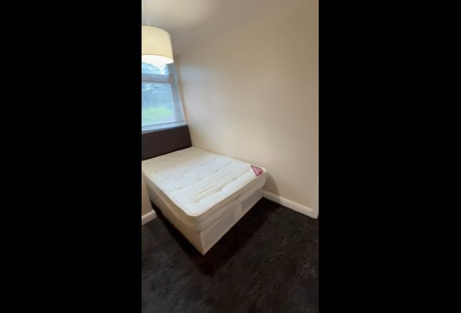 £68 a month Ensuite Room! Supported Accommodation Main Photo