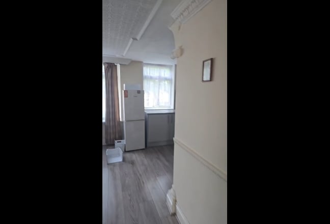 2 bedroom flat  Main Photo