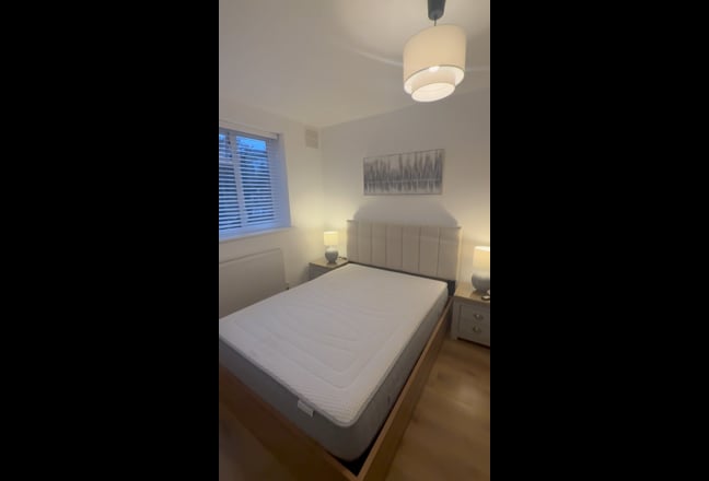 Bright double room-1 min from Acton Town Station Main Photo