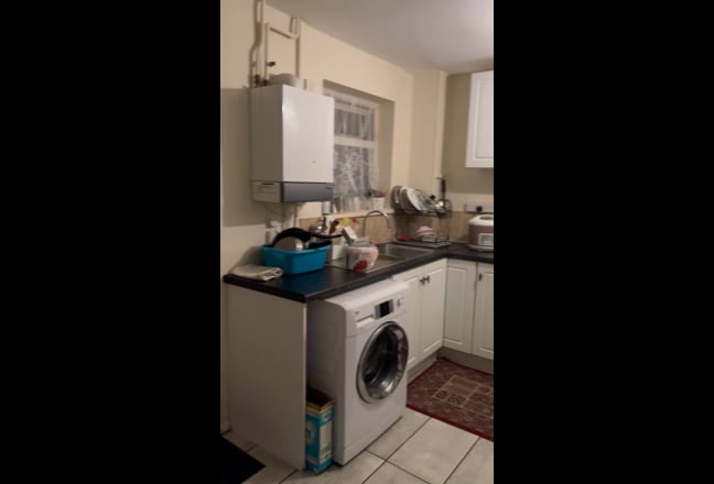 Single room/ Double room available Main Photo