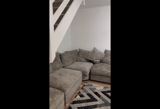 Single room/ Double room available Main Photo