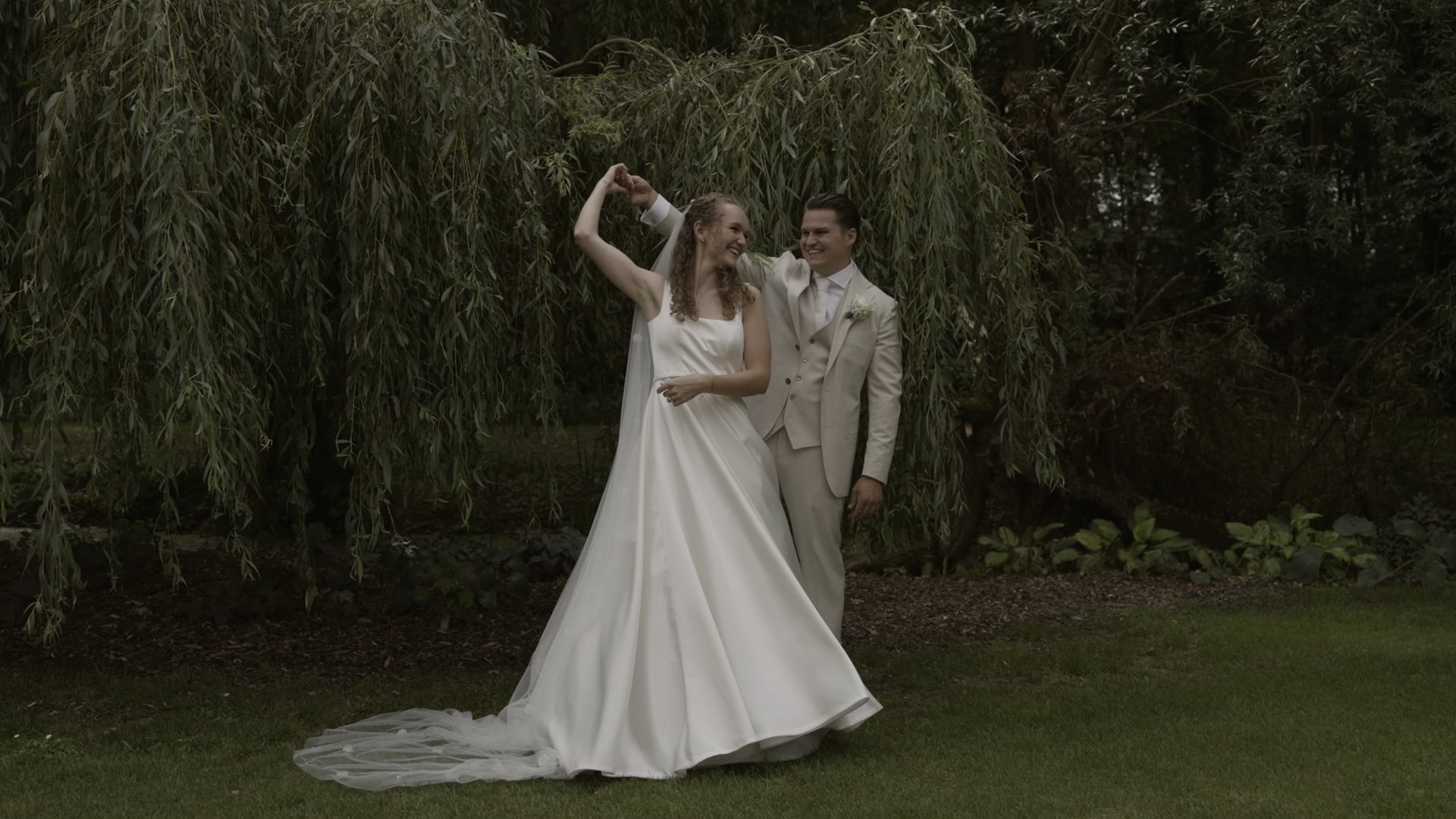 "Yes, I do!" - Romantisch trouwen bij het Fonteinhof - Jeroen & Pleun