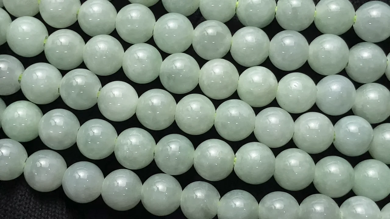 動画】ビルマ翡翠(ジェイダイト)AAA- ラウンド8mm 【2mm穴】 半連/1連