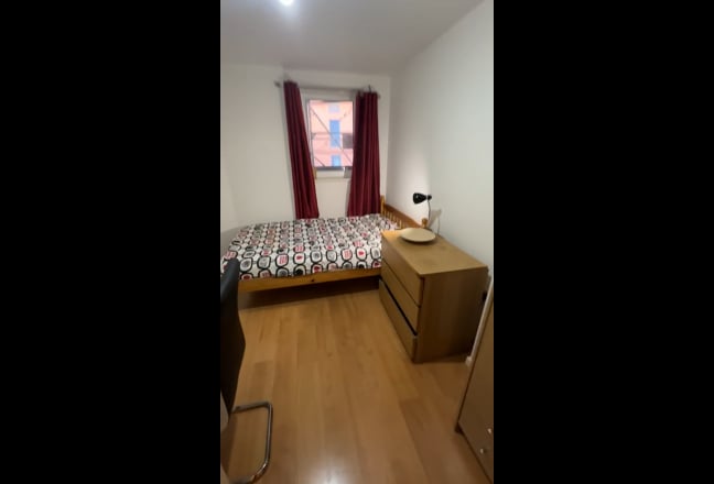 Double Room Just opposite Slough Station Main Photo