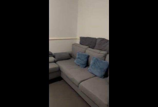 Double Room in 2 Bed Flat To rent (Custom House) Main Photo