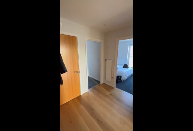 Bright double room with en suite in London Bridge Main Photo