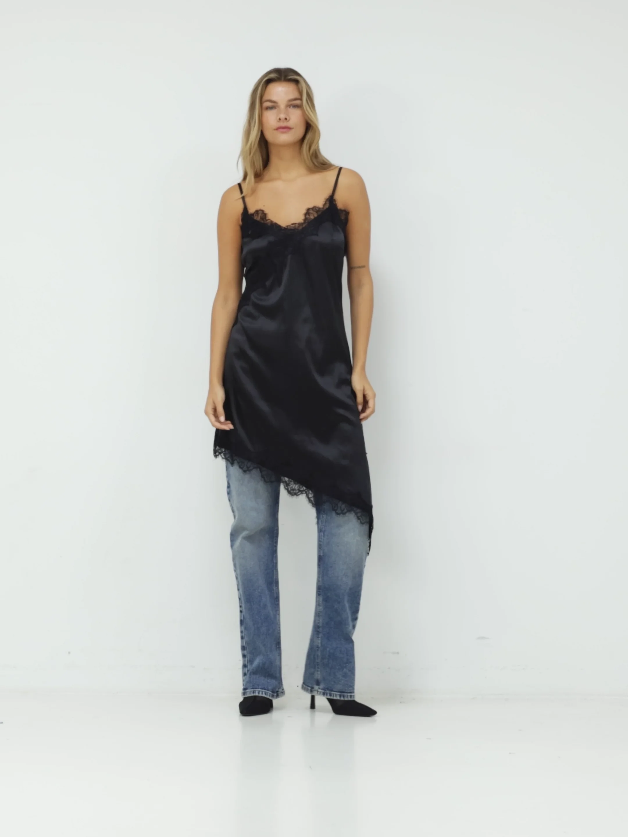 NMSOFIE_BLACK_DRESS