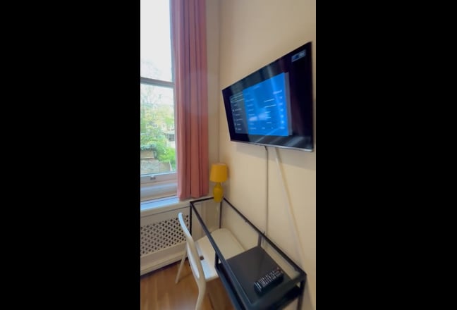 3 rooms In SW6 All Bills Included !  Main Photo