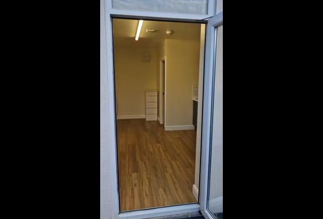 Brand New Room (En Suite/ Kitchen) Main Photo