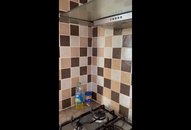 House share close to shops amenities and bus route Main Photo