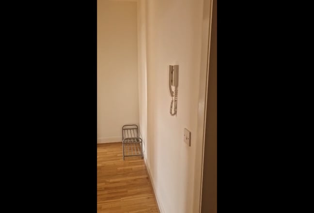 Well-Presented & Spacious 1-Bedroom Flat  Main Photo