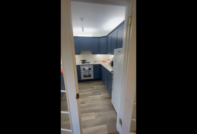 Newly Refurbished 2-Bed Ground Floor Apartment Main Photo