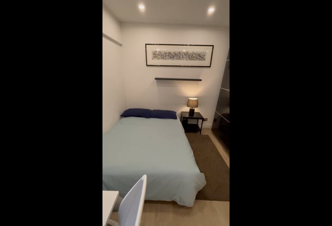 Double room w desk in Canary Wharf Main Photo