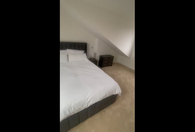 Bright and spacious 3-bed home on Hervey Road, off Main Photo