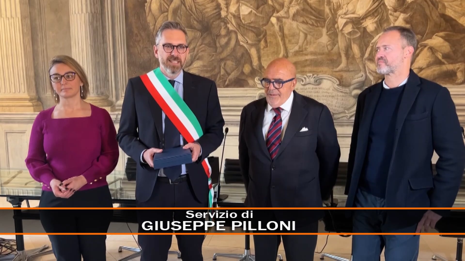 Turrita di bronzo per la storica libreria Nanni