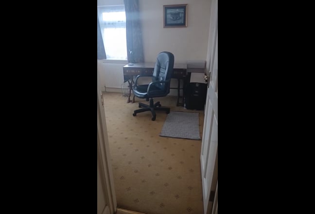 Double room ensuite for a female Main Photo