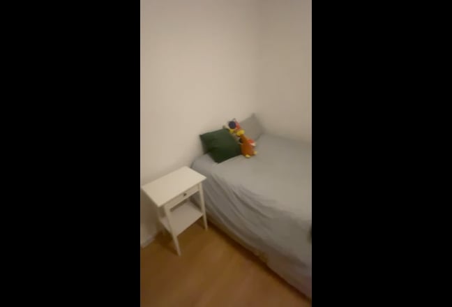 1bus stop away from Herne Hill Station  Main Photo