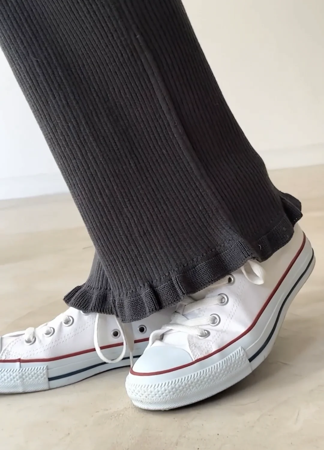 美品 ハグオーワー クロスアンドクロス リブニットパンツ オフホワイト