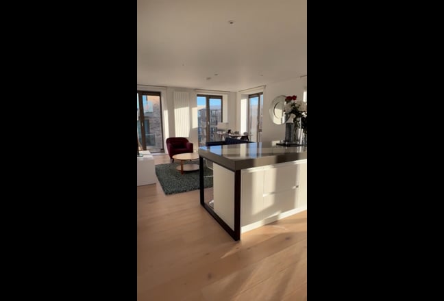 Luxury Penthouse Room with Private Bathroom Main Photo