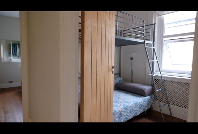  Bright Sunny Single Room in Peaceful Cul-de-Sac Main Photo