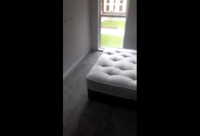 Modern Double En Suite Room in Ordsall Lane Main Photo