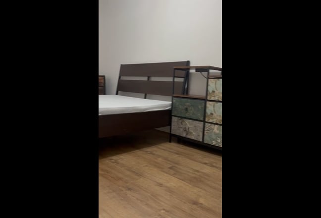 Spacious Room for Rent Main Photo