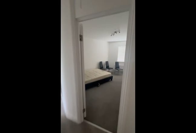ENSUITE available near WembleyPark Station Main Photo