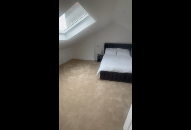 Lovely rooms in a lovely house  Main Photo