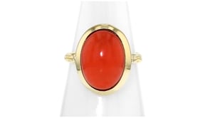 C. 1960 Vintage Coral Ring in 18kt Yellow Gold