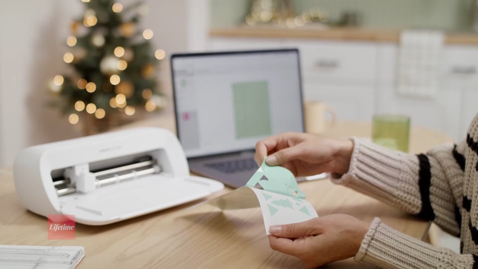 Holiday Magic: Festive Winter Crafts