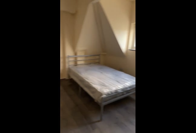 🏡 1-Bedroom Flat Available – Prime Location In S3 Main Photo