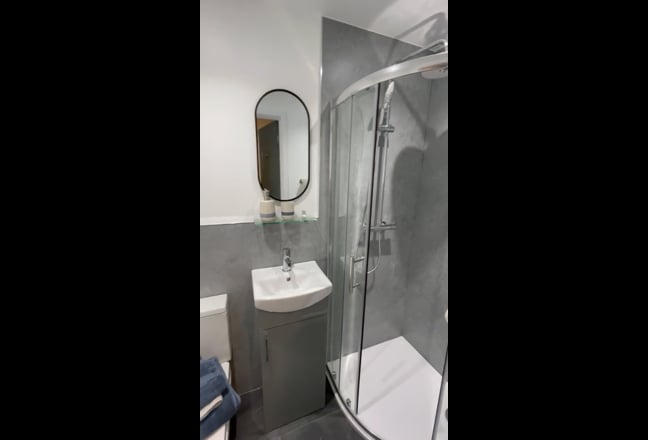 New Studio all bills Inc-In City Centre Main Photo