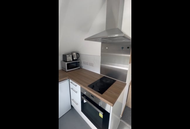 Studio all bills Inc-3 mins to UoL Main Photo