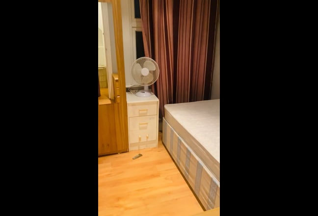 Single & double rooms - quiet & clean house.  Main Photo