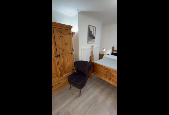 If Carlsburg Did Houses.... This Would Be It!!! Main Photo