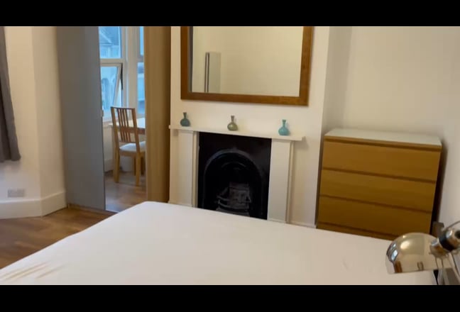 Spacious Double room + All Bills + Fab Location Main Photo