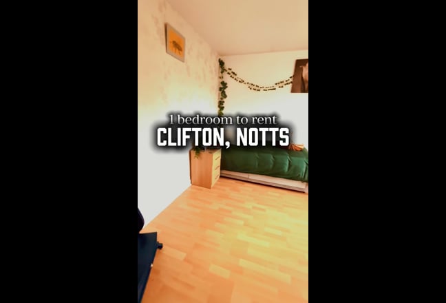 Spacious bedroom available to rent Main Photo