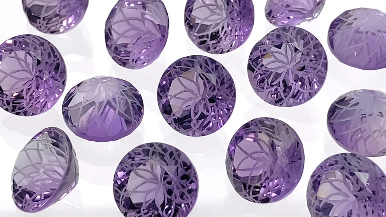 宝石質アメジスト ルース 彫刻入りラウンド ファンシーカット12×12mm 1