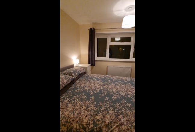 Large Double Room to Rent in Popular Ifield Drive  Main Photo