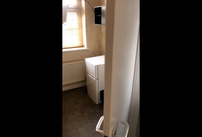Hillingdon 1 bed Ensuite Double & lounge/2nd bed Main Photo
