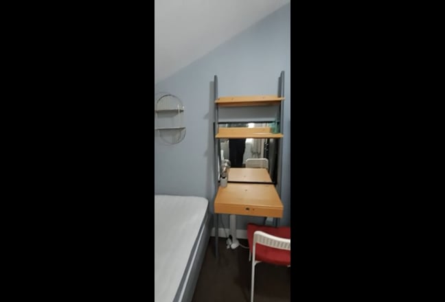 Single bed room in Forest Gate. Main Photo