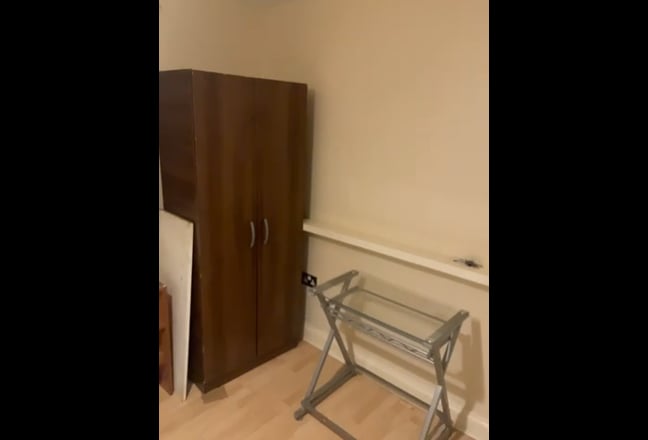 One Spacious DOUBLE Room Bills Included! Main Photo