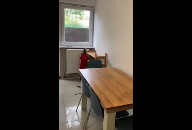 Two Rooms Available in Mile End House!!  Main Photo