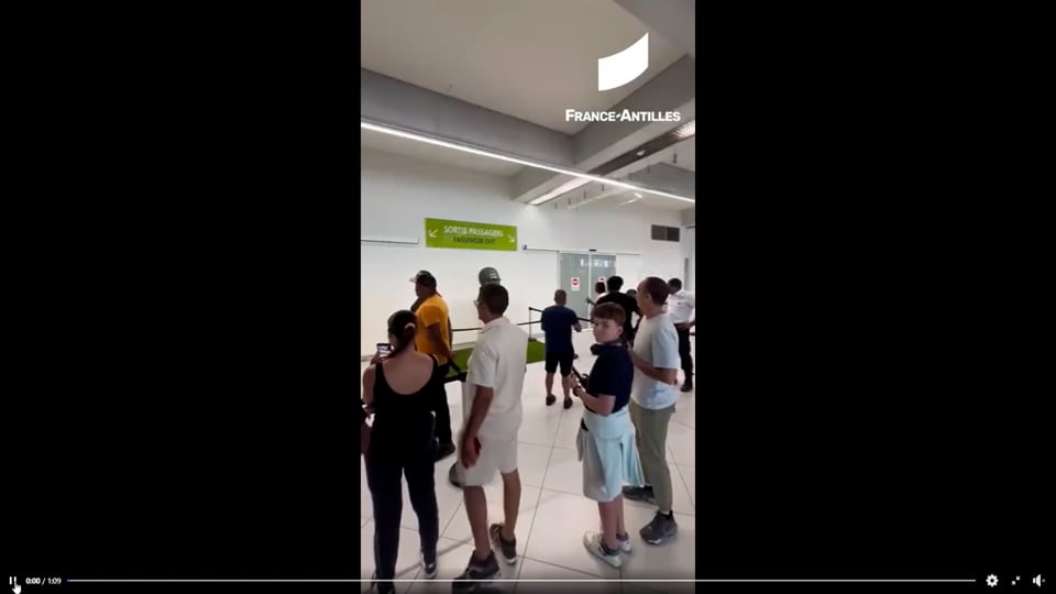 ACCUEIL RONALDINHO REINE.mp4