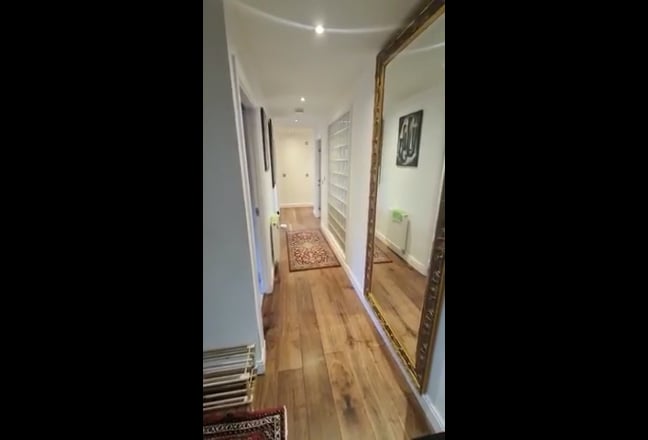 Spacious 2-bedroom Granton apartment with Firth of Main Photo