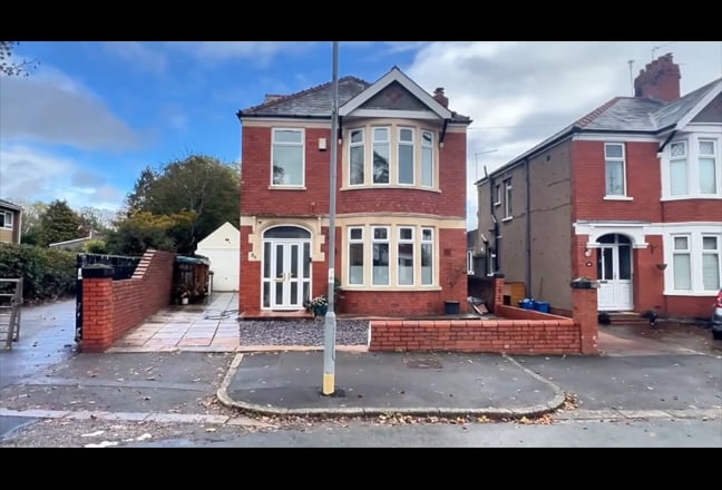 Large Double Room - Avail’  from *21st Nov* Main Photo